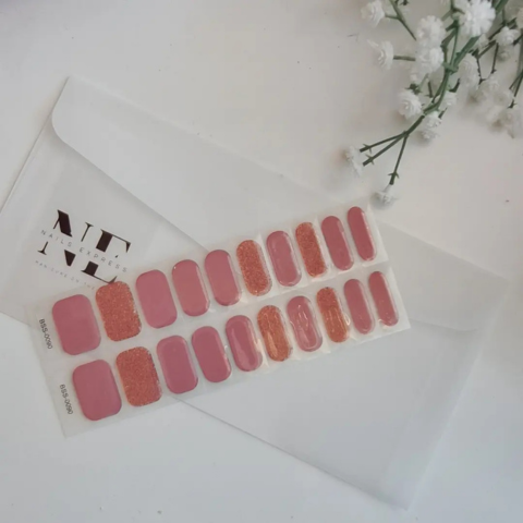 GEL NAILS STICKERS ¡SIEMPRE LIDAS, SIEMPRE BELLAS! +SUPER OFERTA 2 X 1  ¡TE ALCANZAN PARA 4 MESES! ENVÍO GRATIS